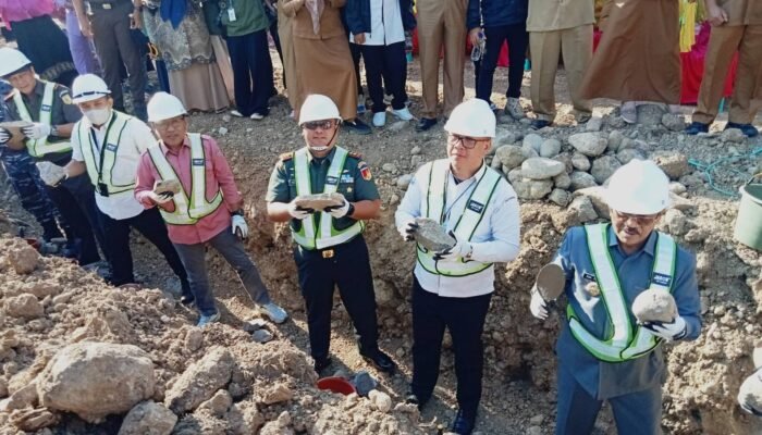 Bupati Rum Pagau dan Forkopimda Lakukan Groundbreaking Kampung Nelayan Merah Putih