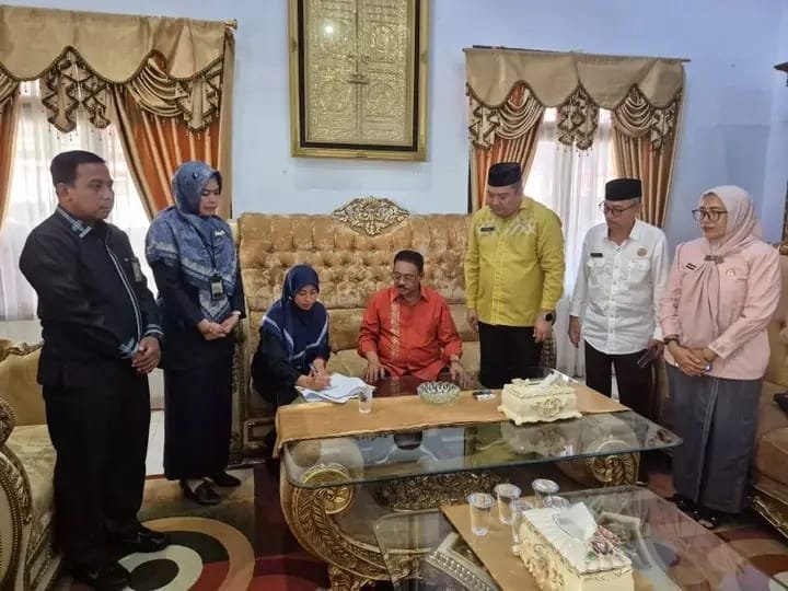 Bupati Boalemo Rum Pagau dan Pengadilan Agama Tilamuta menandatangani kerja sama untuk memperkuat perlindungan serta pemenuhan hak perempuan dan anak pasca perceraian di Kabupaten Boalemo/Hibata.id