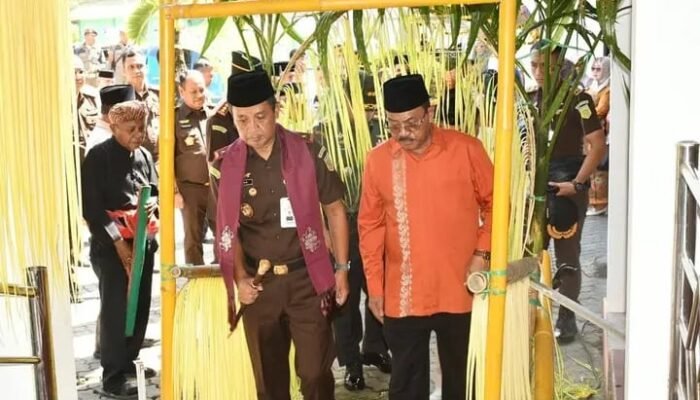 Bupati Boalemo Resmikan Klinik Kejaksaan Bersama Kajati Gorontalo