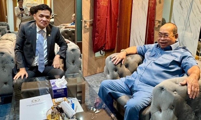 Wali Kota Gorontalo Adhan Dambea menggelar pertemuan dengan Ketua Komisi III DPR RI Habiburokhman di Gedung Nusantara. (Foto: Istw)