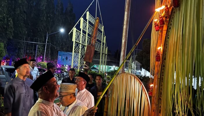 Anggota DPD RI Syarif Mbuinga Hadiri Tradisi Tumbilotohe di Boalemo