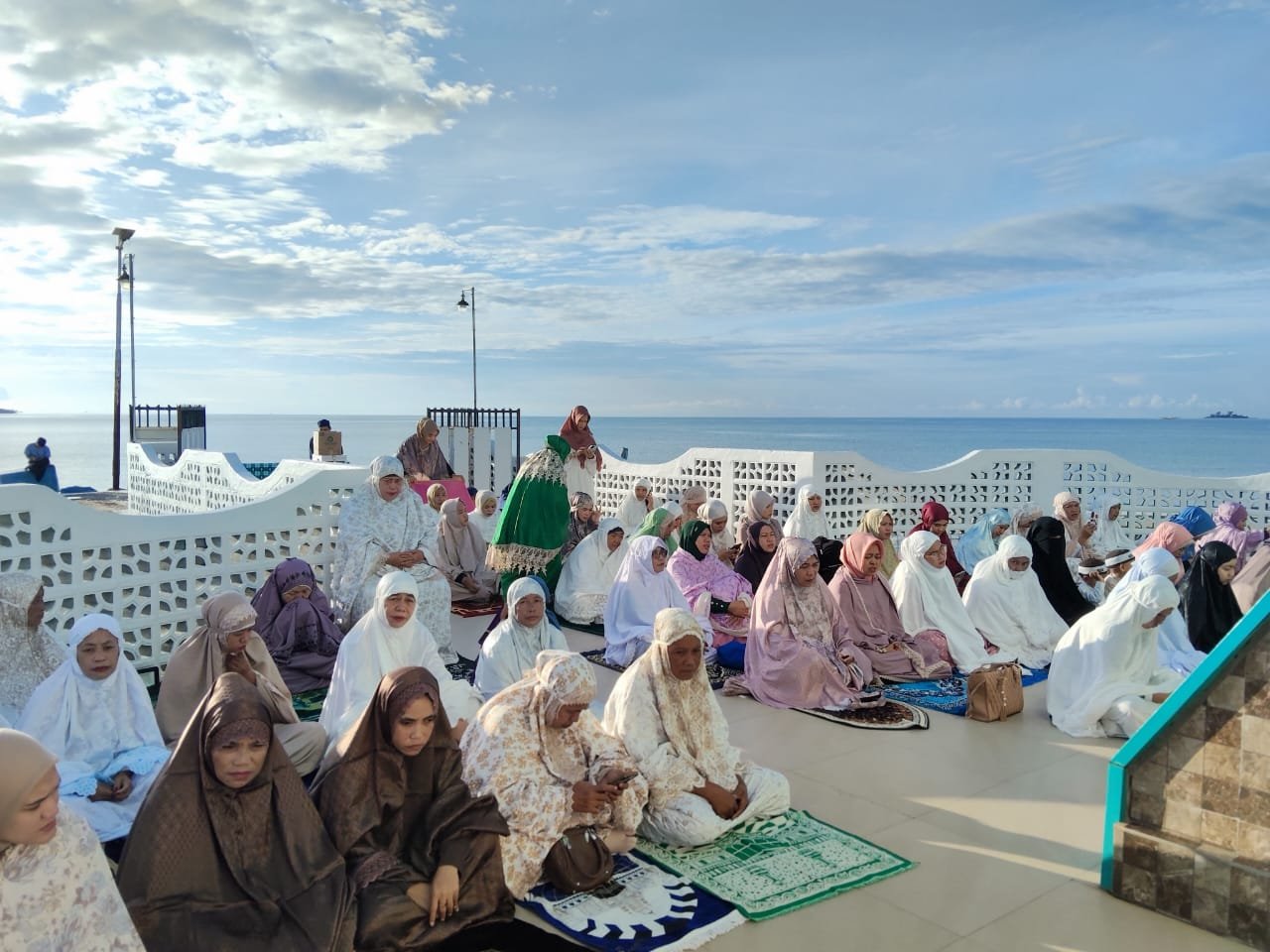 Umat Muhammadiyah Pohuwato Gelar Shalat Idul Fitri 1447 H di Pantai Pohon Cinta, Berlangsung Khidmat/Hibata.id