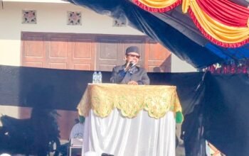 Bupati Buton Tengah Dr. Azhari mengajak masyarakat memperkuat kebersamaan dan persatuan/Hibata.id