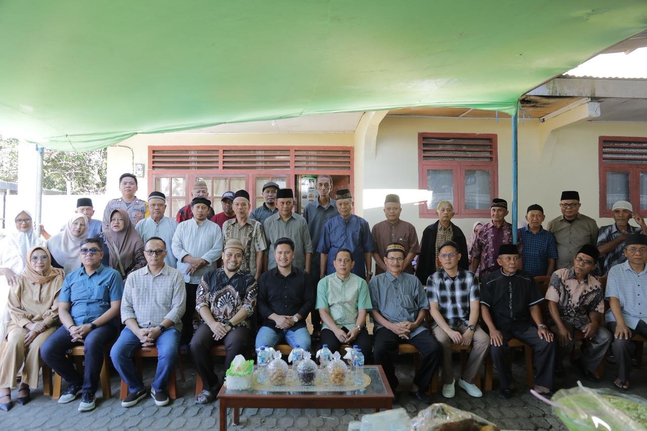 Pemeritah Kota Kotamobagu, melalui Wali Kota Kotamobagu Weny Gaib bersama Wakil Wali Kota Rendy Virgiawan Mangkat menghadiri perayaan Hari Raya Binarundak di Kelurahan Motoboi Besar. (Foto: Humas Pemkot Kotamobagu)