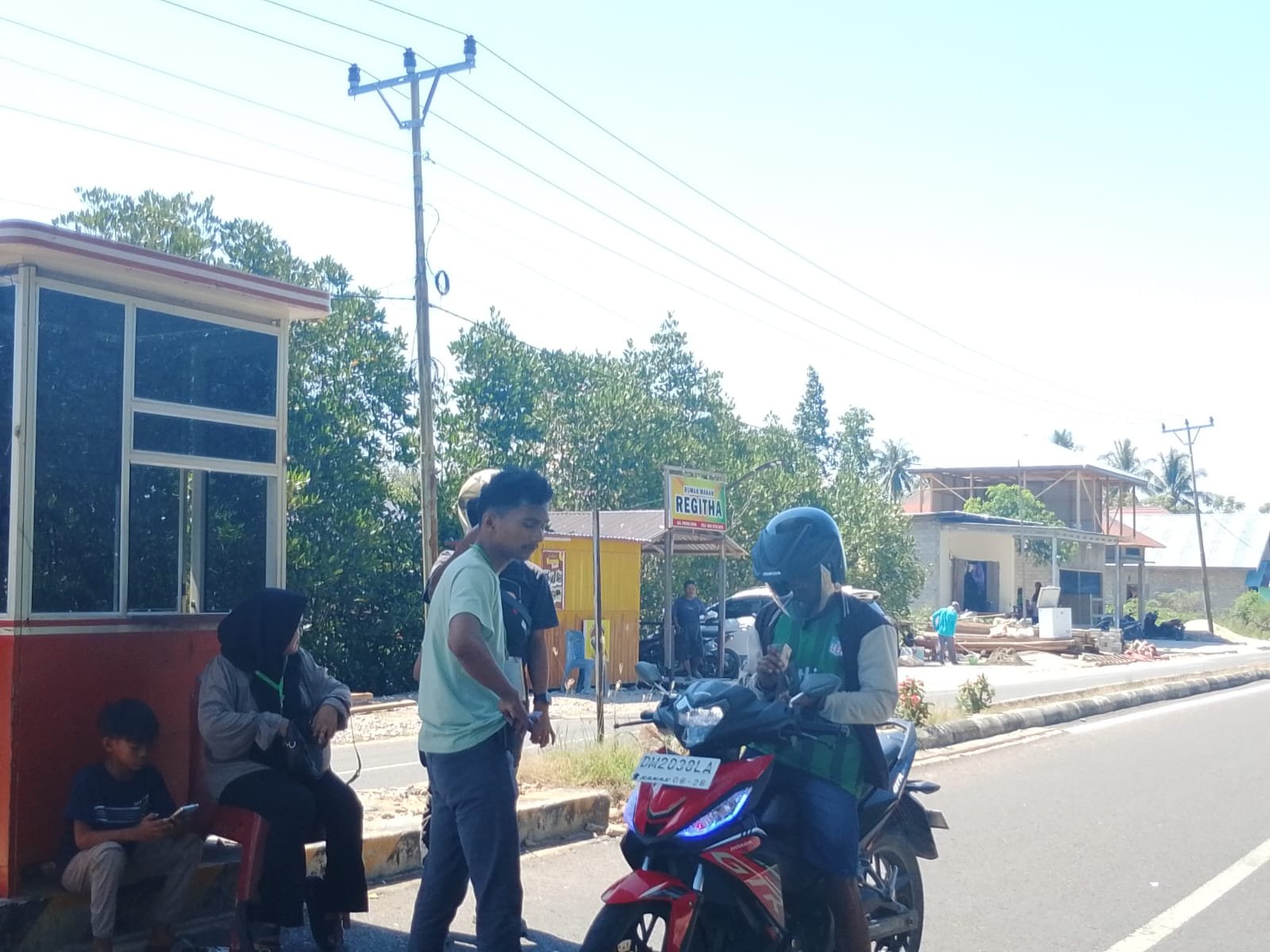 Diduga Pungli di Pantai Pohon Cinta, Panitia Lomba Perahu Tuai Kritik Warga/Hibata.id