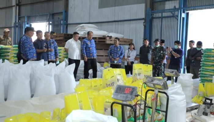 Stok Pangan Aman Bupati Asahan Tinjau Gudang Bulog dan Kilang Padi
