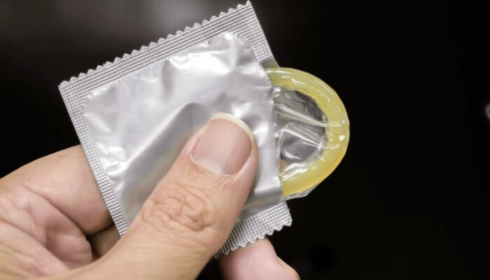 Bagi Kondom Gratis: Petugas di Pohuwato Malah Dikejar Parang, Kok Bisa?