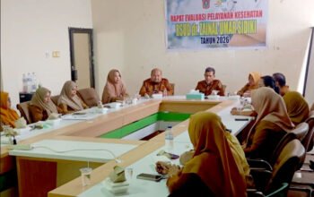 Direktur RSUD dr. Zainal Umar Sidiki saat memimpin rapat evaluasi/Hibata.id