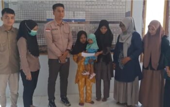 Korban Ulat di Menu MBG Bonepantai saat minta maaf/Hibata.id