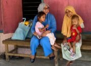 Anggota DPRD Provinsi Gorontalo saat menemui Korban yang Alami Trauma Usai Tekanan Klarifikasi MBG Ulat/Hibata.id