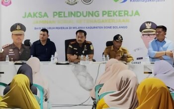 Kejari Bone Bolango bersama BPJS Ketenagakerjaan meluncurkan program Jaksa Pelindung Pekerja/Hibata.id