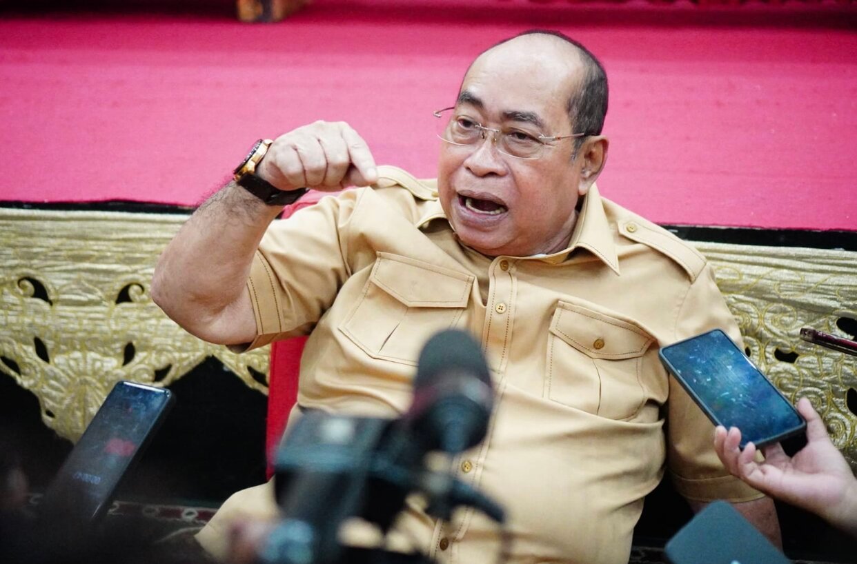 Wali Kota Gorontalo, Adhan Dambea saat menghadiri kegiatan silaturahmi bersama ratusan ASN di Bandhayo Lo Yiladia, Kamis (2/3/2026). (Foto: Humas Pemkot Gorontalo)