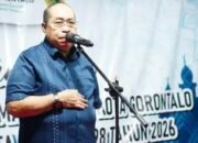 Wali Kota Gorontalo, Adhan Dambea saat memberikan sambutan di kegiatan silaturahmi bersama warga. (Foto: Humas Pemkot Gorontalo)