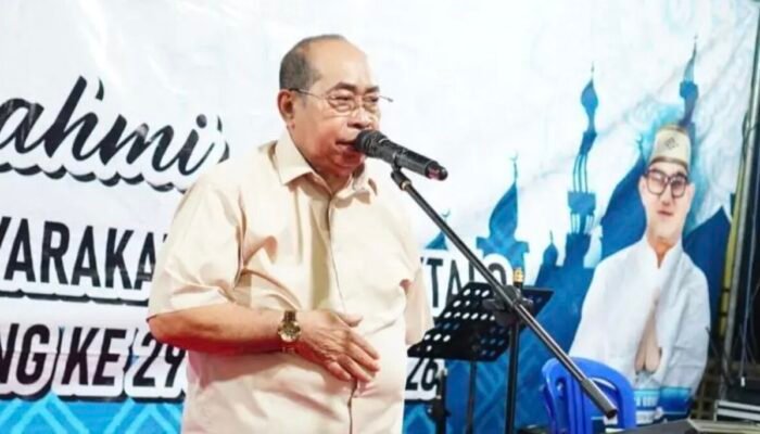 Adhan Dambea “Pasang Rem” untuk Warga: Soal HP Anak hingga Ancaman Coret Bantuan Sosial