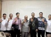 Kunjungan Komisi Pemberantasan Korupsi ke Kota Gorontalo diterima langsung oleh Wali Kota Adhan Dambea di ruang kerjanya, Rabu, 15 April 2026. (Foto: Humas Pemkot Gorontalo)