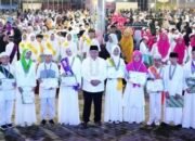 Wali Kota Gorontalo, Adhan Dambea saat menghadiri Wisuda dan Khatam Raya santri TPA-TPQ se-Kota Gorontalo pada Ahad malam, 19 April 2026. (Foto: Humas Pemkot Gorontalo)