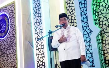 Wali Kota Gorontalo, Adhan Dambea saat menghadiri kegiatan di Lapangan Taruna Remaja, Ahad malam, 19 April 2026. (Foto: Humas Pemkot Gorontalo)