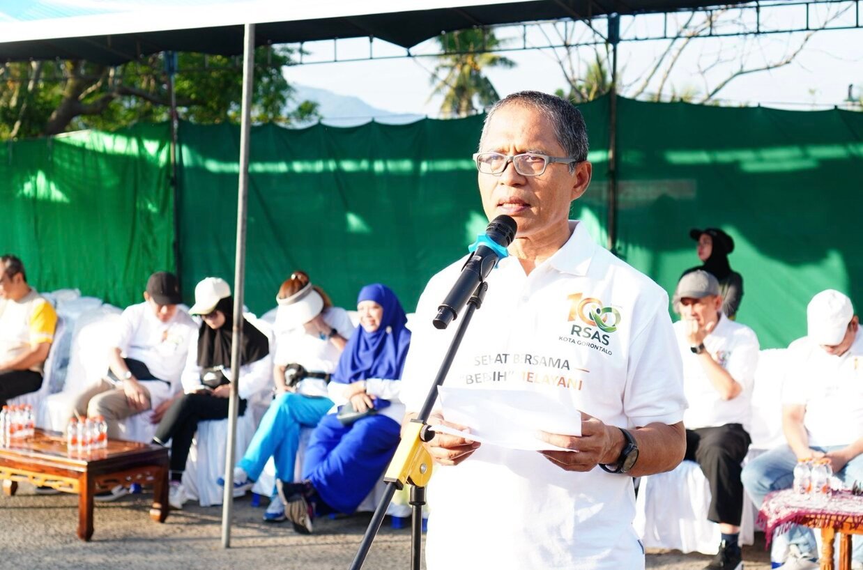 Sekretaris Daerah (Sekda) Kota Gorontalo, Ismail Madjid saat menghadiri pembukaan rangkaian peringatan HUT ke-100 Rumah Sakit Aloei Saboe (RSAS) Kota Gorontalo. (Foto: Humas Pemkot Gorontalo)