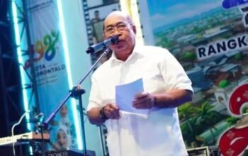 Wali Kota Gorontalo Adhan Dambea saat memberikan sambutan di acara penutupan rangkaian Hari Ulang Tahun ke-298 Kota Gorontalo di Taruna Remaja, Rabu, 22 April 2026. (Foto: Humas Pemkot Gorontalo)