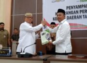 Bupati Bone Bolango Ismet Mile dalam Rapat Paripurna DPRD saat penyampaian Laporan Keterangan Pertanggungjawaban (LKPJ)/Hibata.id
