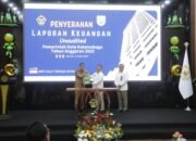 Wali Kota Kotamobagu Weny Gaib menyerahkan Laporan Keuangan Pemerintah Daerah (LKPD) unaudited Tahun Anggaran 2025 kepada Badan Pemeriksa Keuangan (BPK). (Foto: Humas Pemkot Kotamobagu)