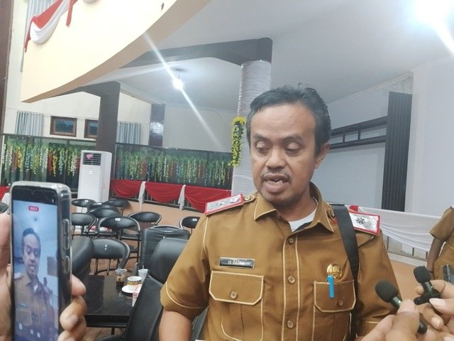 Sekretaris Daerah (Sekda) Pohuwato, Iskandar Datau. (Foto: Defri/Hibata.id)