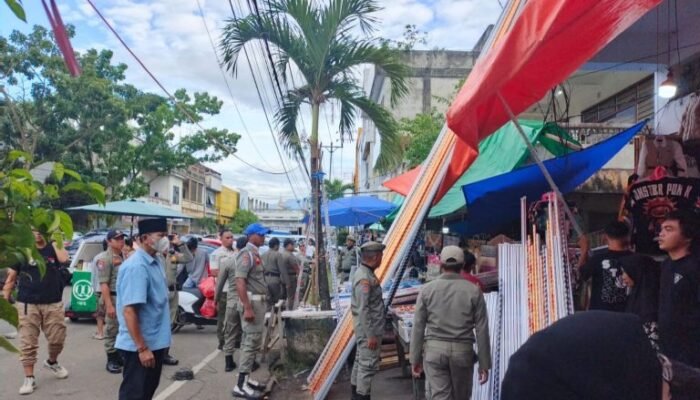 Pemkot Kotamobagu Bubarkan Pasar Senggol Bayangan