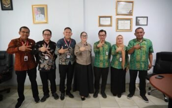 Dinas Komunikasi dan Informatika (Diskominfo) Kota Kotamobagu menerima kunjungan kerja Komisi Penyiaran Indonesia Daerah (KPID) Provinsi Sulawesi Utara. (Foto: Humas Pemkot Kotamobagu)