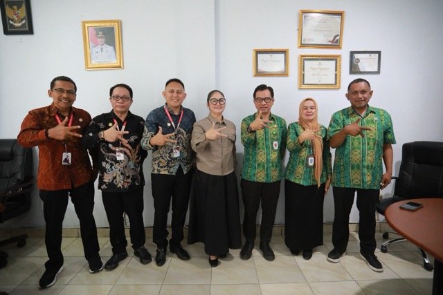 Dinas Komunikasi dan Informatika (Diskominfo) Kota Kotamobagu menerima kunjungan kerja Komisi Penyiaran Indonesia Daerah (KPID) Provinsi Sulawesi Utara. (Foto: Humas Pemkot Kotamobagu)