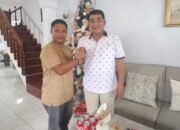 Koordinator BP-TASKIN Mitra, Ahmad Katili saat bertemu dengan Gubernur Sulut, Yulius Selvanus Komaling. (Foto: Istw)