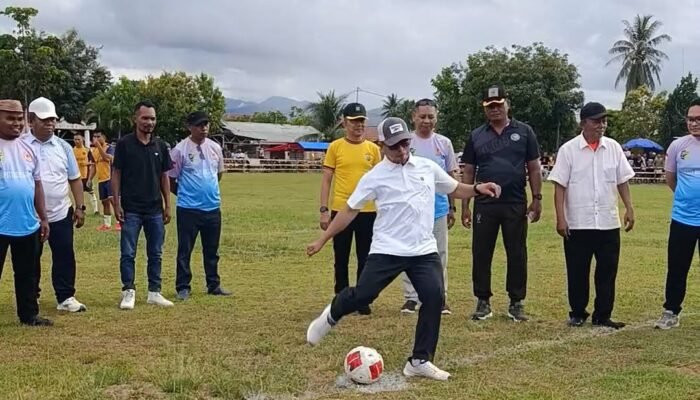 Kick-Off Bupati Cup 2026, Warga Bolmut Tumpah Ruah Dukung Tim Jagoan