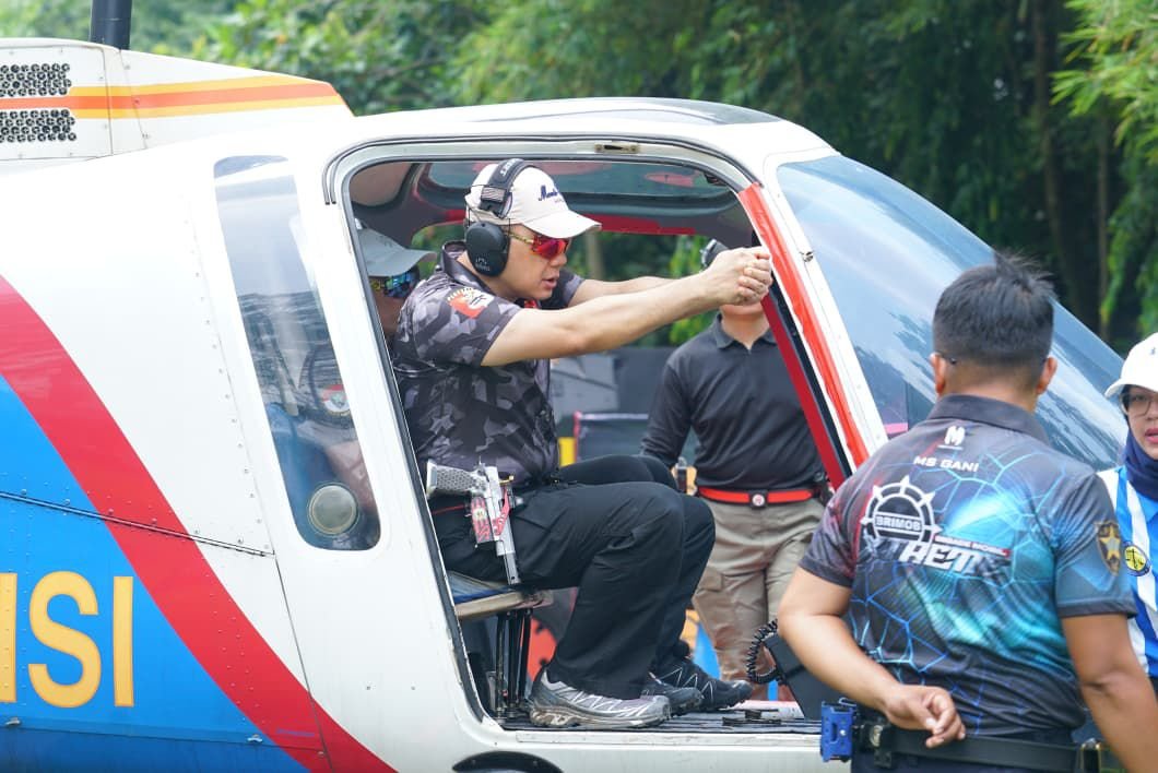 Kapolda Gorontalo Irjen Pol Widodo mencatatkan prestasi dengan meraih tiga gelar dalam ajang Lomba Tembak Terbuka “Brimob Xtreme 2026/Hibata.id