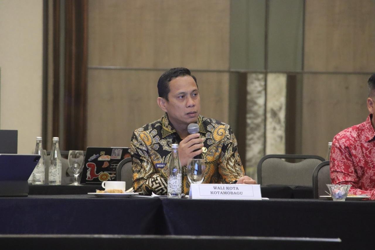 Wali Kota Kotamobagu, Weny Gaib, menghadiri rapat koordinasi lintas sektor untuk membahas revisi Rencana Tata Ruang Wilayah (RTRW) Kota Kotamobagu 2026–2045. (Foto: Humas Pemkot Kotamobagu)