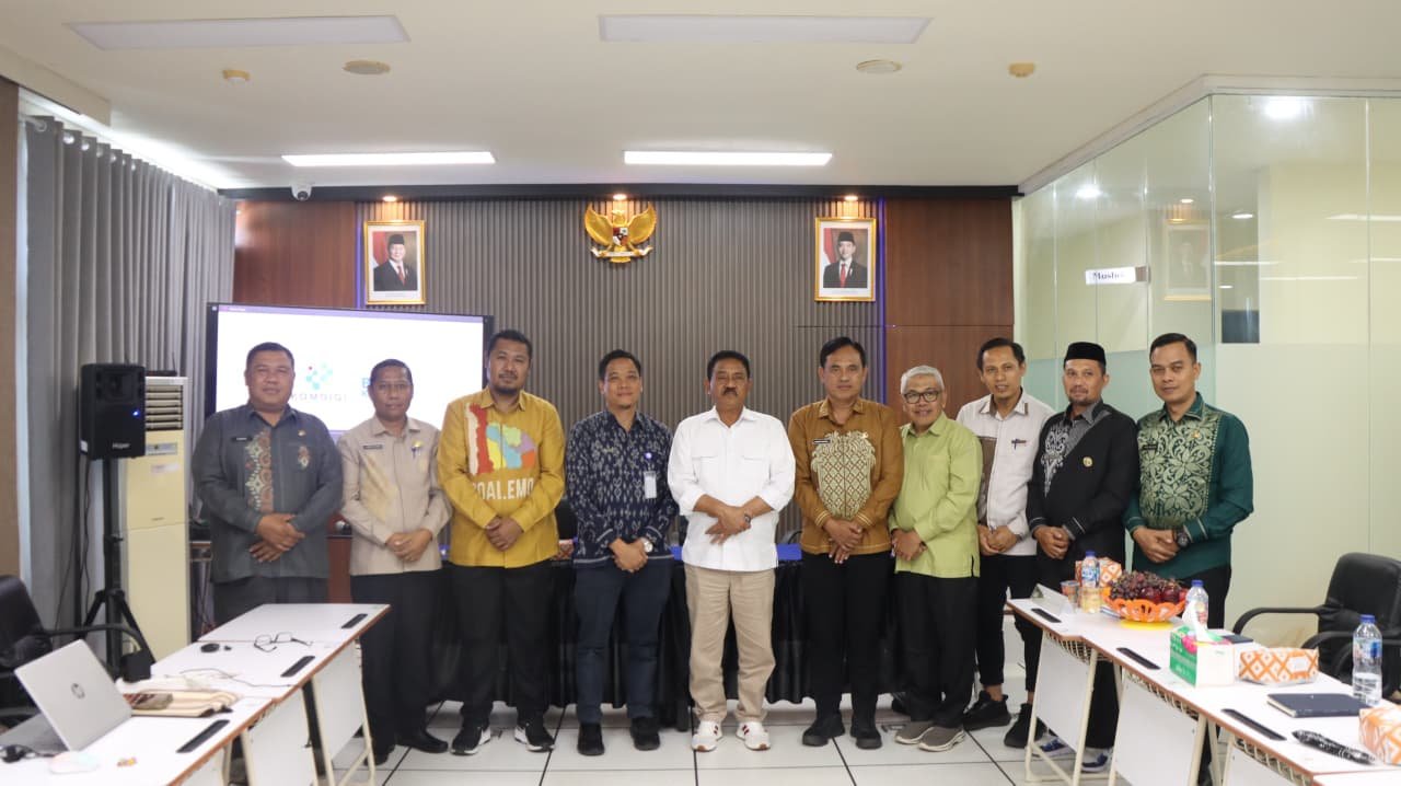 Bupati Boalemo Rum Pagau menandatangani kerja sama dengan BPSDMP Kominfo untuk meningkatkan kapasitas SDM digital, termasuk pelatihan AI, UMKM, dan ASN./Hibata.id