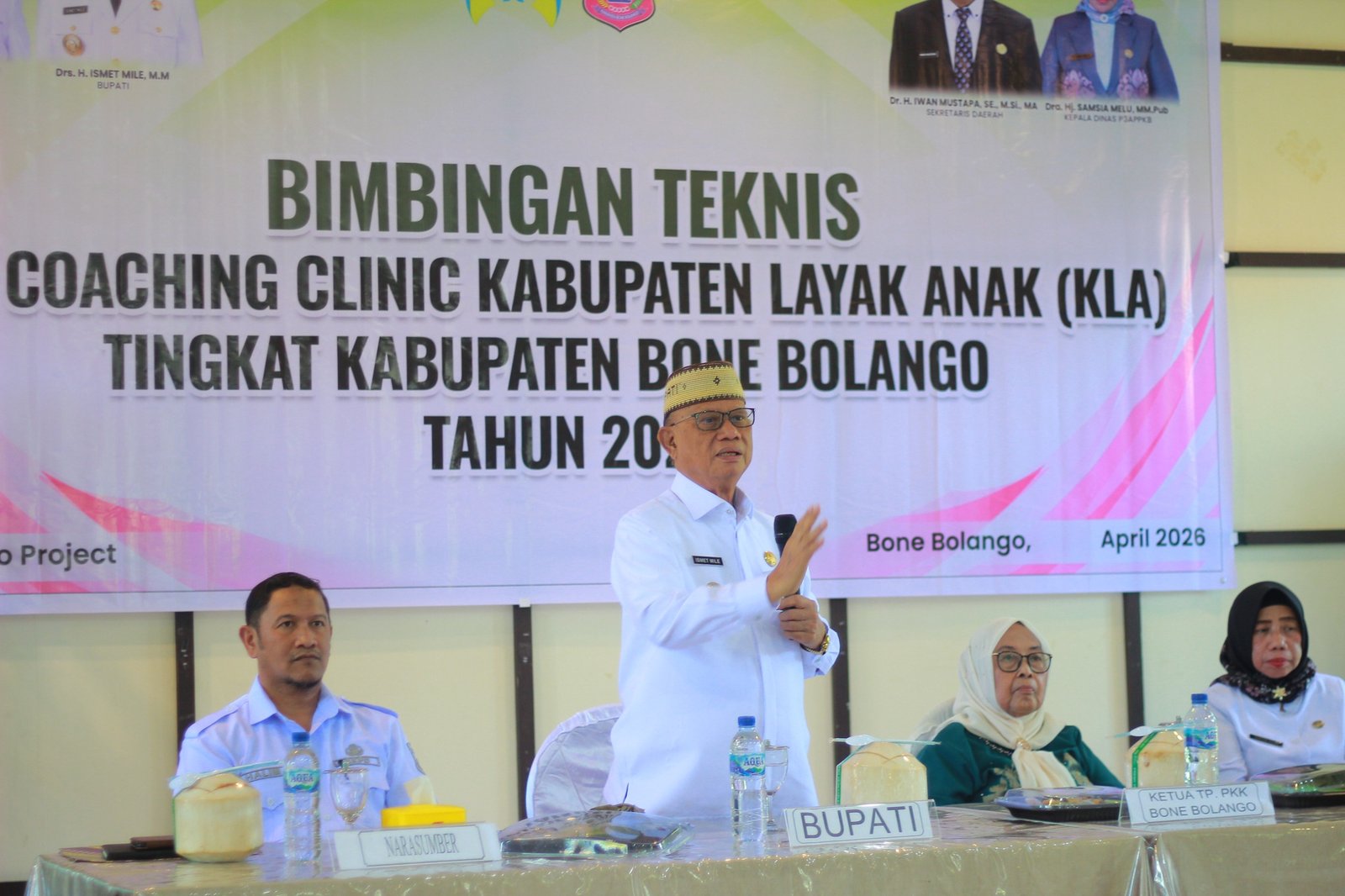 Bupati Bone Bolango, Ismet Mile, hadir bersama Ketua TP-PKK Bone Bolango, Ruwaida Mile/Hibata.id