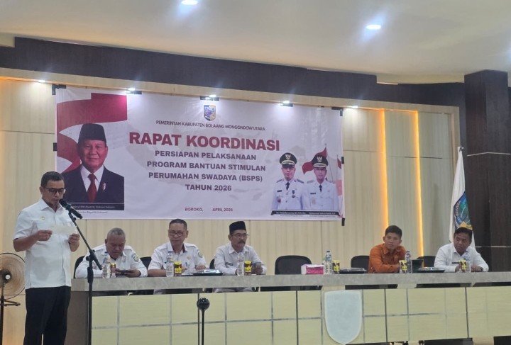 Bupati Bolmut Sirajudin Lasena memimpin rakor BSPS 2026 dengan alokasi 537 unit rumah/Hibata.id