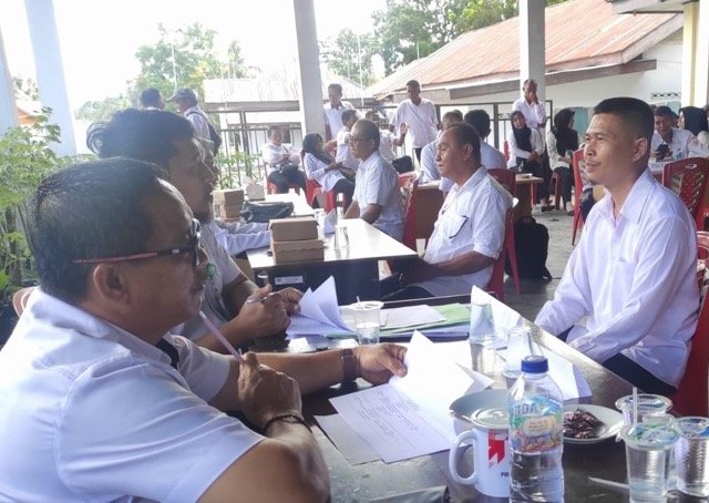Pemerintah Kota Kotamobagu melanjutkan evaluasi kinerja sangadi dan lurah di Kecamatan Kotamobagu Selatan, Rabu, 15 April 2026. (Foto: Humas Pemkot Kotamobagu)