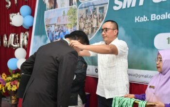 Wakil Bupati Boalemo Lahmuddin Hambali menghadiri Wisuda Akbar guru di MTsN Tilamuta/Hibata.id