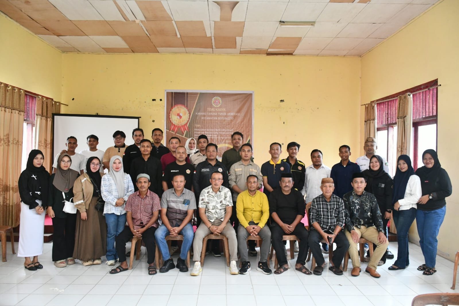 Wakil Bupati Boalemo Lahmuddin Hambali membuka kegiatan Temu Karya Karang Taruna Kecamatan Botumoito/Hibata.id