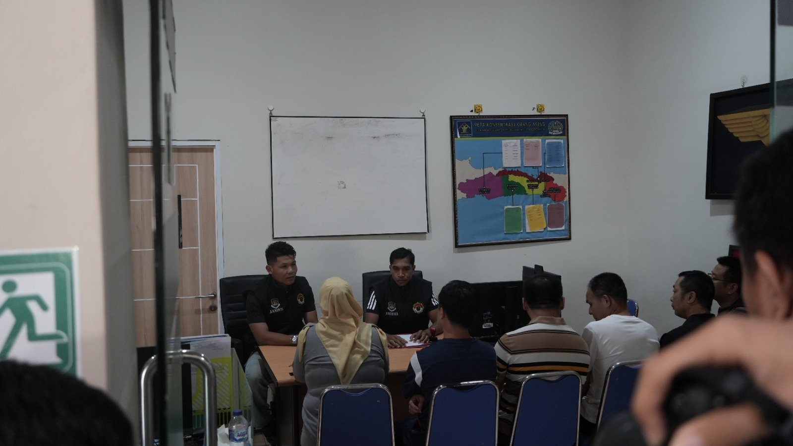 Kantor Imigrasi Kelas I TPI Gorontalo mendeportasi empat warga negara asing asal Republik Rakyat Tiongkok pada Selasa (21/4/2026). (Foto: Kantor Imigrasi Kelas I TPI Gorontalo)