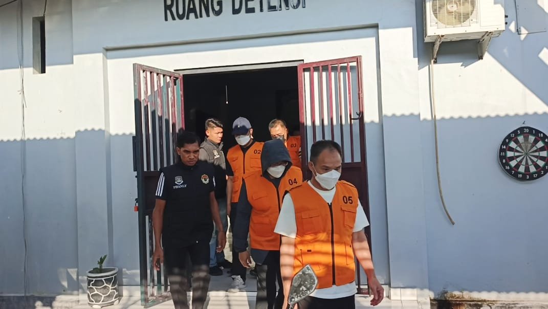 Kantor Imigrasi Kelas I TPI Gorontalo mendeportasi empat warga negara asing asal Republik Rakyat Tiongkok pada Selasa (21/4/2026). (Foto: Kantor Imigrasi Kelas I TPI Gorontalo)