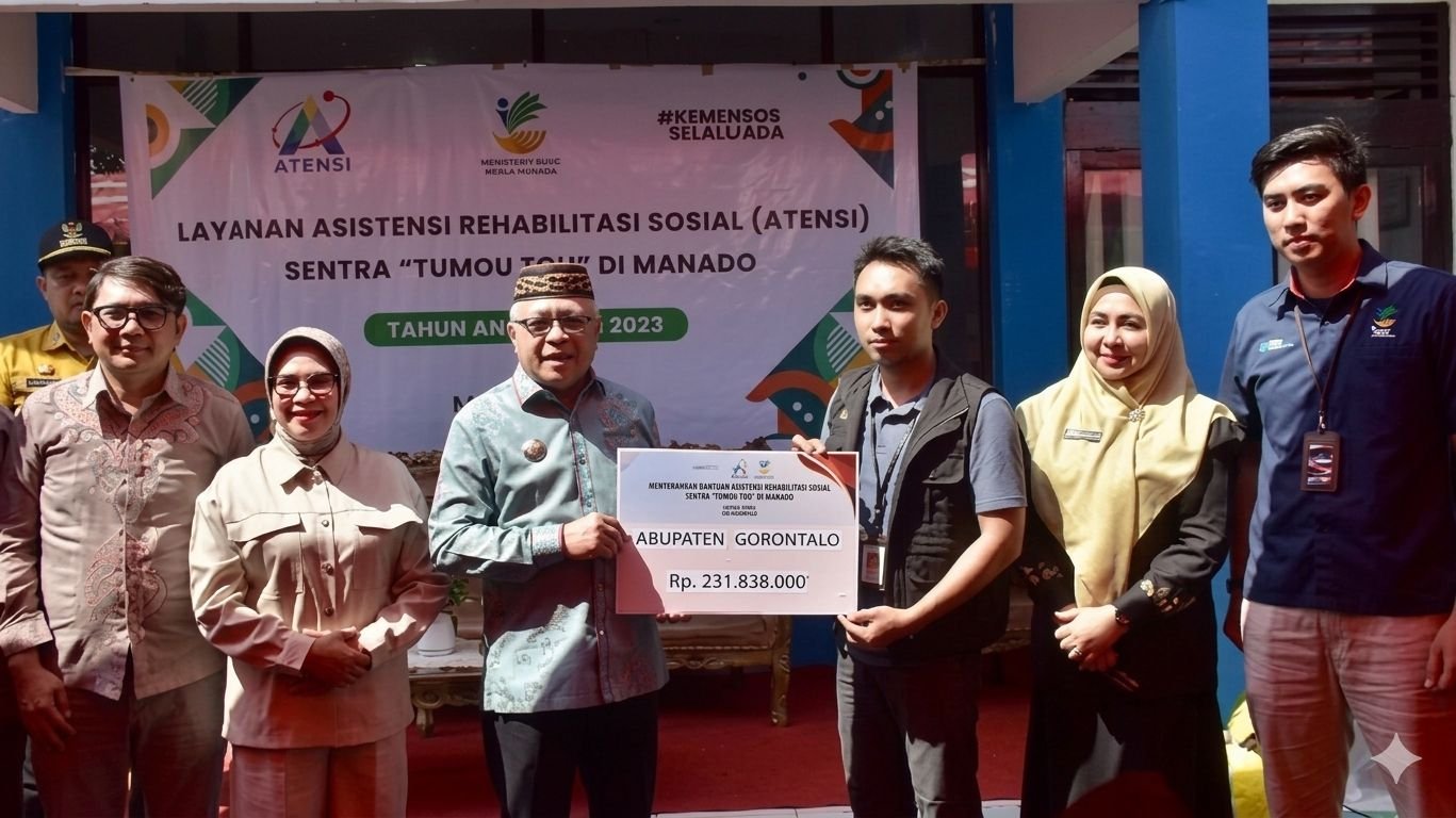 Pemerintah Kabupaten Gorontalo menyalurkan bantuan sosial ATENSI kepada 133 penerima manfaat melalui kolaborasi dengan Sentra Tumou Tou Manado/Hibata.id
