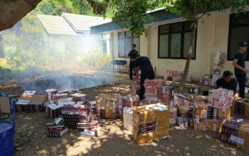 Akhir Perjalanan Rokok Ilegal di Gorontalo: Dari Diam-Diam, Berakhir di Api
