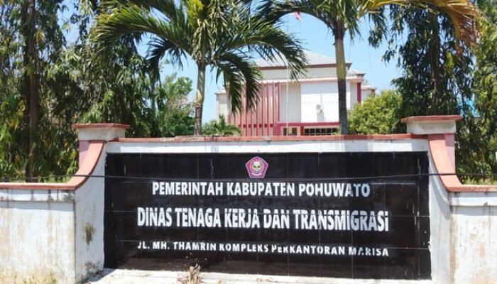 Disnakertrans Pohuwato Tak Bisa Ubah Upah Petugas Kebersihan ke UMP, Alasannya Mengejutkan!