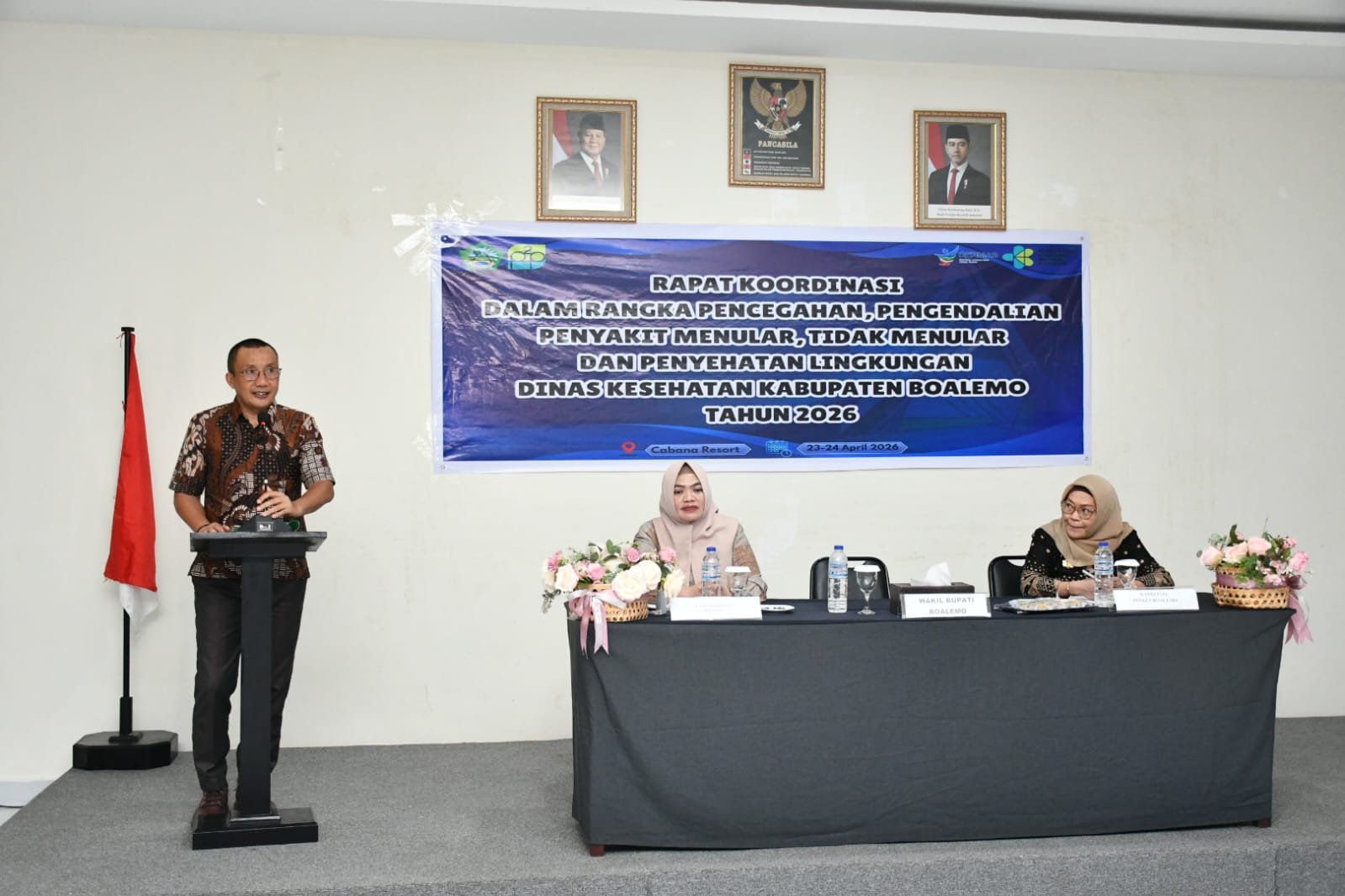 Wakil Bupati Boalemo, Lahmuddin Hambali saat saat menutup Rapat Koordinasi (Rakor) Pencegahan dan Pengendalian Penyakit serta Penyehatan Lingkungan yang digelar Dinas Kesehatan Boalemo, Jumat, 24 April 2026. (Foto: Humas Pemda Boalemo)