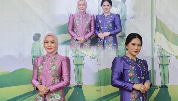 Pesona Kain Lukis di Hari Kartini: Penampilan Rindah–Resty Curi Perhatian, Ini Maknanya