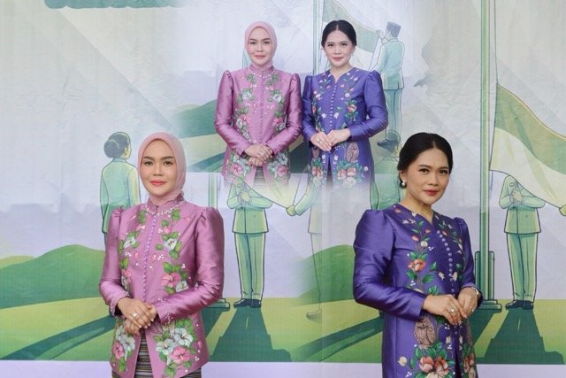 Ketua TP PKK Kota Kotamobagu, Rindah Gaib Mokoginta, bersama Wakil Ketua TP PKK, Resty A. Mangkat. (Foto: Humas Pemkot Kotamobagu)