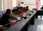 Para penambang mengungkap kerusakan talang penangkap emas/Hibata.id