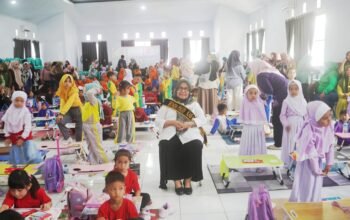Bunda PAUD Bone Bolango, Ruwaida Ismet Mile, mengaku bersyukur lomba mewarnai tersebut akhirnya dapat terlaksana setelah sempat beberapa kali tertunda/Hibata.id