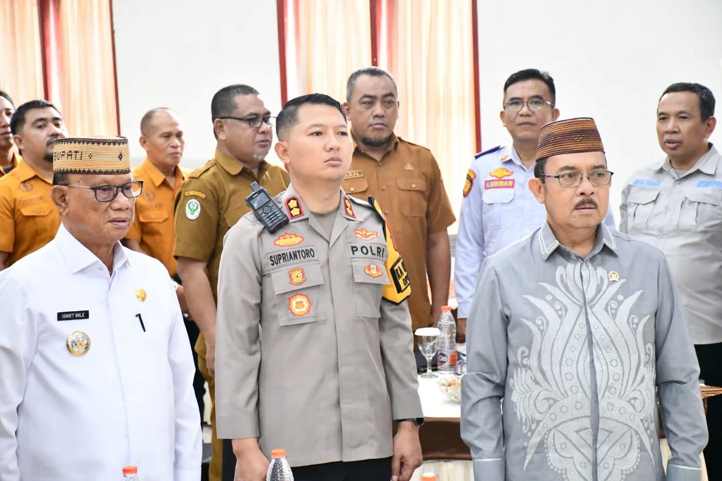 Anggota DPRD Bone Bolango, Amin Nusi, saat mengikuti penyerahan 12 sertifikat aset tanah pemerintah daerah/Hibata.id